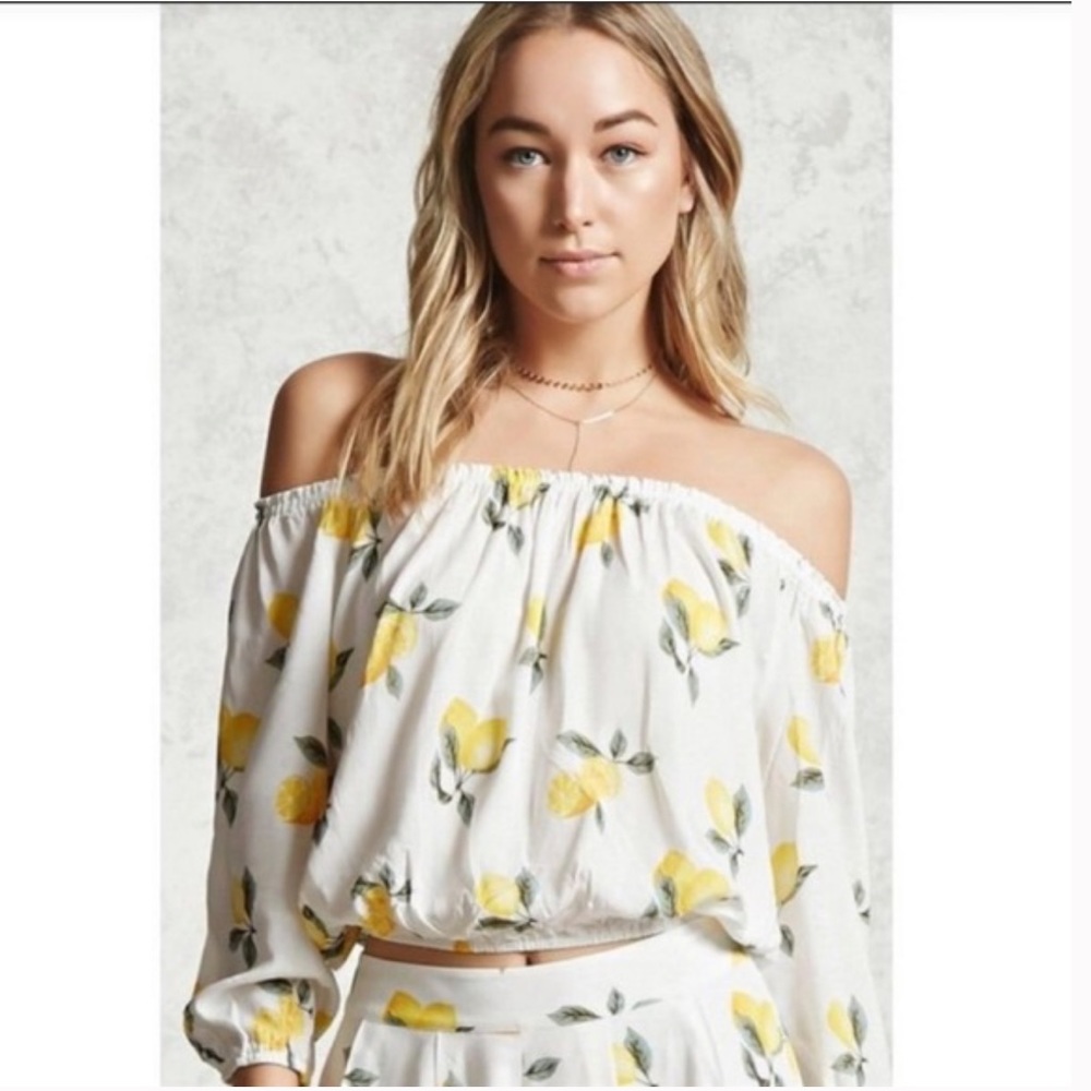 F21 Lemon Print Shorts Set - Picture 3 of 7